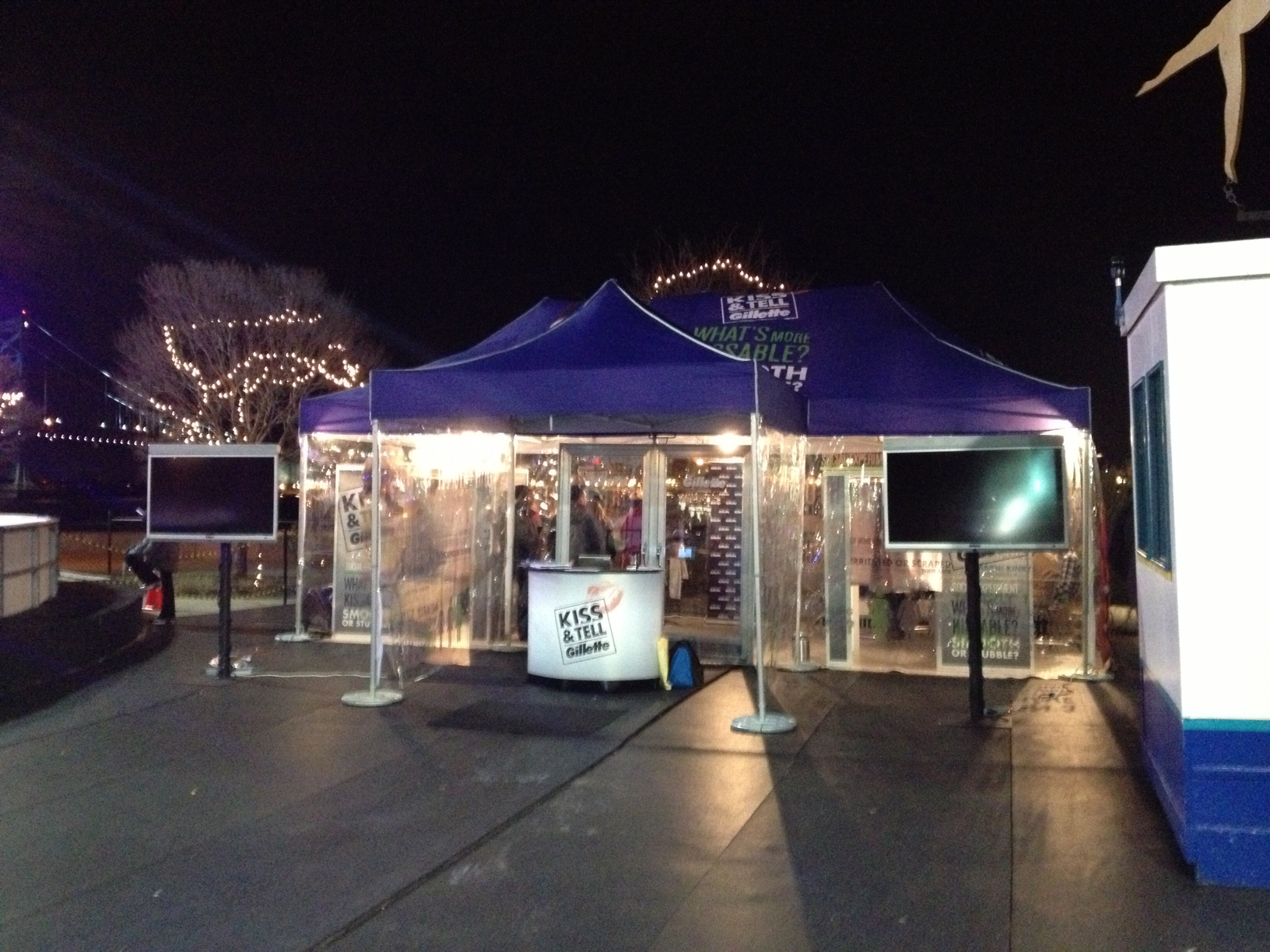 Gillette Kiss N Tell at Blue Cross RiverRink